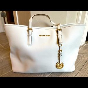 Michael Kors Jet Set Tote